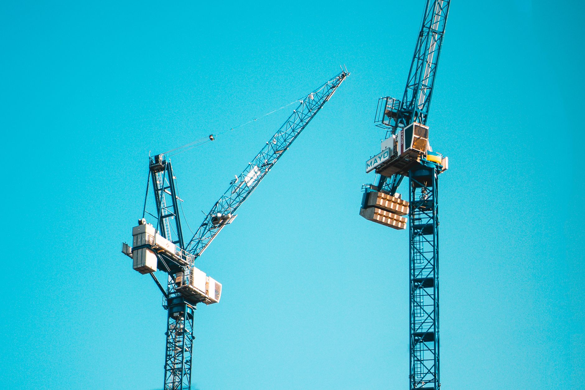 automatic boom stabilisation