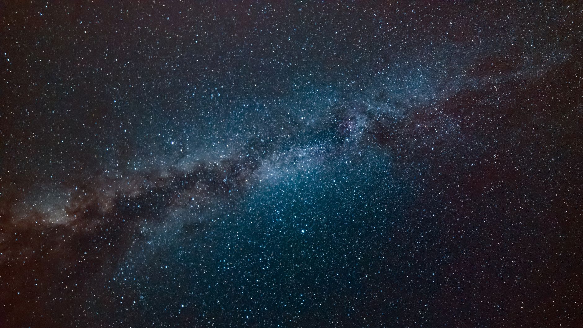 best stargazing month