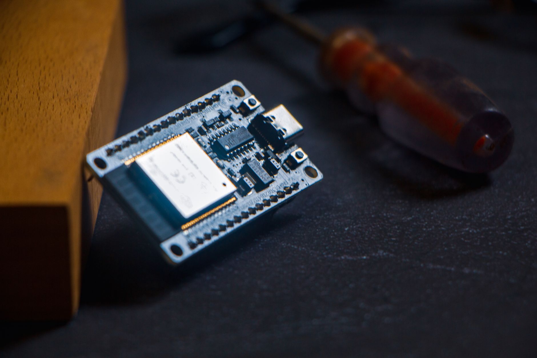 TorchNeuron dev tool